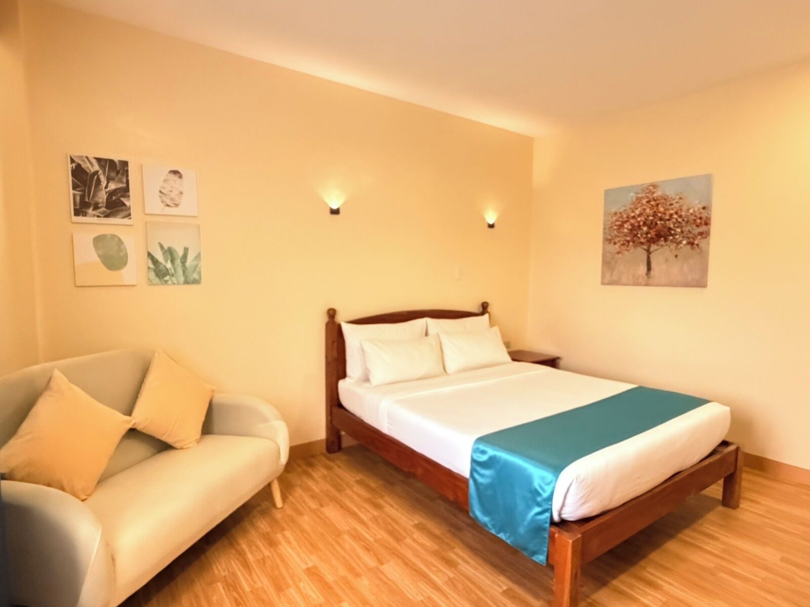 Quarto luxo | Cofres nos quartos, escrivaninha, espaço de trabalho para notebook