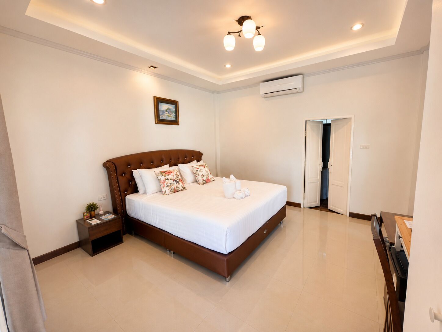 Pool Access Cottage | 迷你吧、書桌、筆電工作空間、遮光布/窗簾