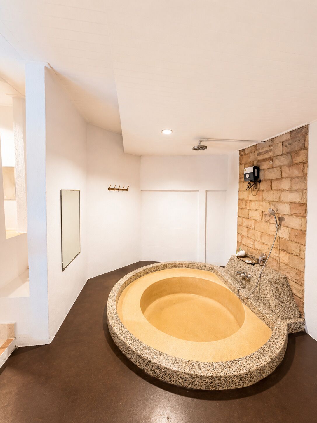 Deluxe Cottage | Baño | Amenidades de baño gratuitas, secadora de cabello, toallas, jabón 