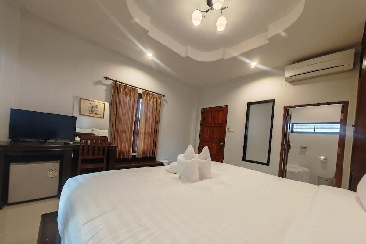 Pet friendly Cottage with Garden View