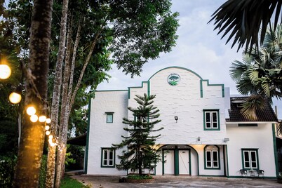 Kenikar Raintree Residence Hotel