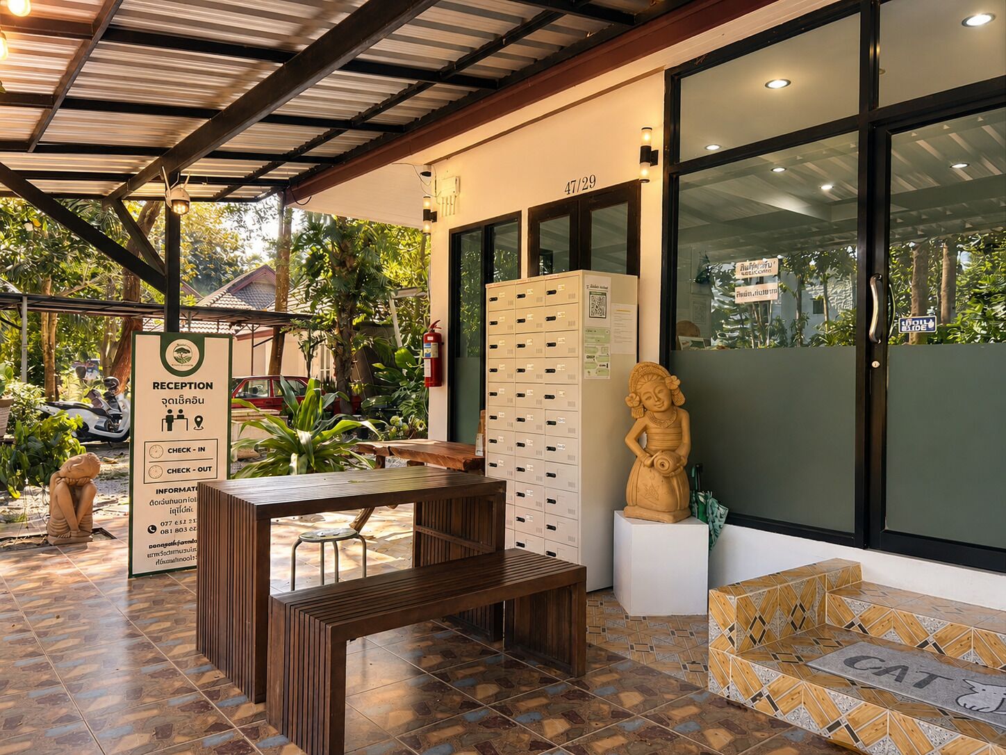 Quầy tiếp tân