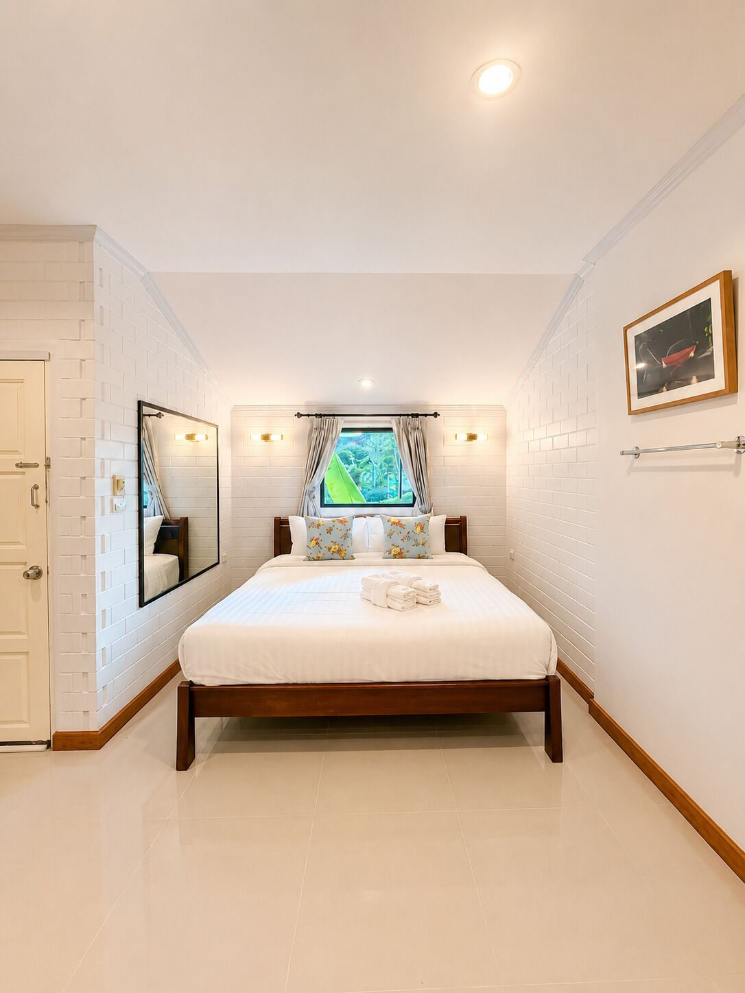 Deluxe Cottage | 迷你吧、書桌、筆電工作空間、遮光布/窗簾
