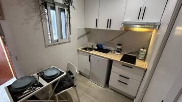 Microondas y placa de cocina