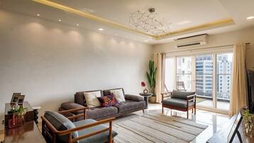 Apartment (2 Bedrooms) | Front of property