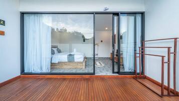 Kamar Double, pemandangan kolam renang | Wi-Fi gratis dan seprai linen