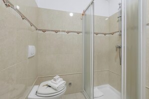 Appartement Familial, plusieurs chambres (Max House) | Salle de bain