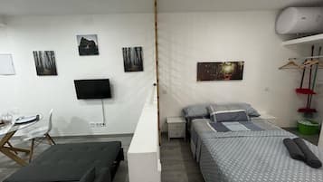 1 slaapkamer, een strijkplank/strijkijzer, wifi, beddengoed