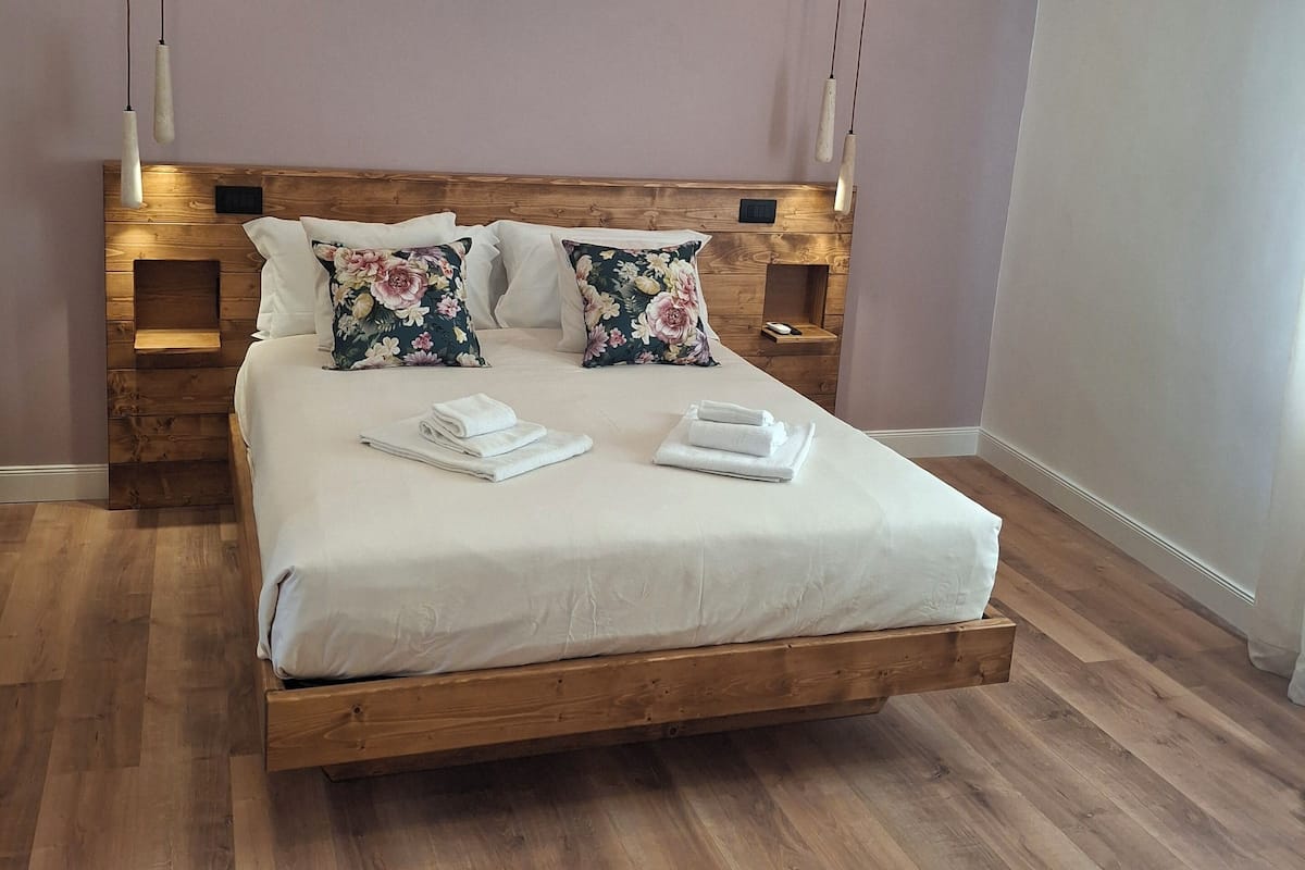 Lyxigt dubbelrum | SÀngtillbehör av högsta kvalitet och memory foam-madrasser