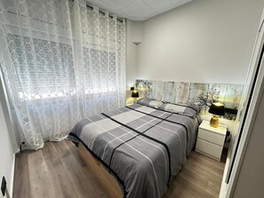 2 chambres, fer et planche à repasser, Wi-Fi, draps fournis