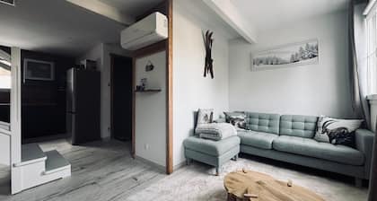New, cosy, quiet chalet, 200m from the slopes and village center
