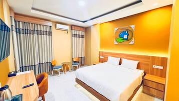 Free WiFi, bed sheets