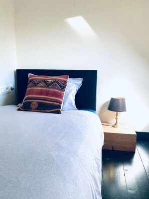 5 slaapkamers, een strijkplank/strijkijzer, wifi, beddengoed