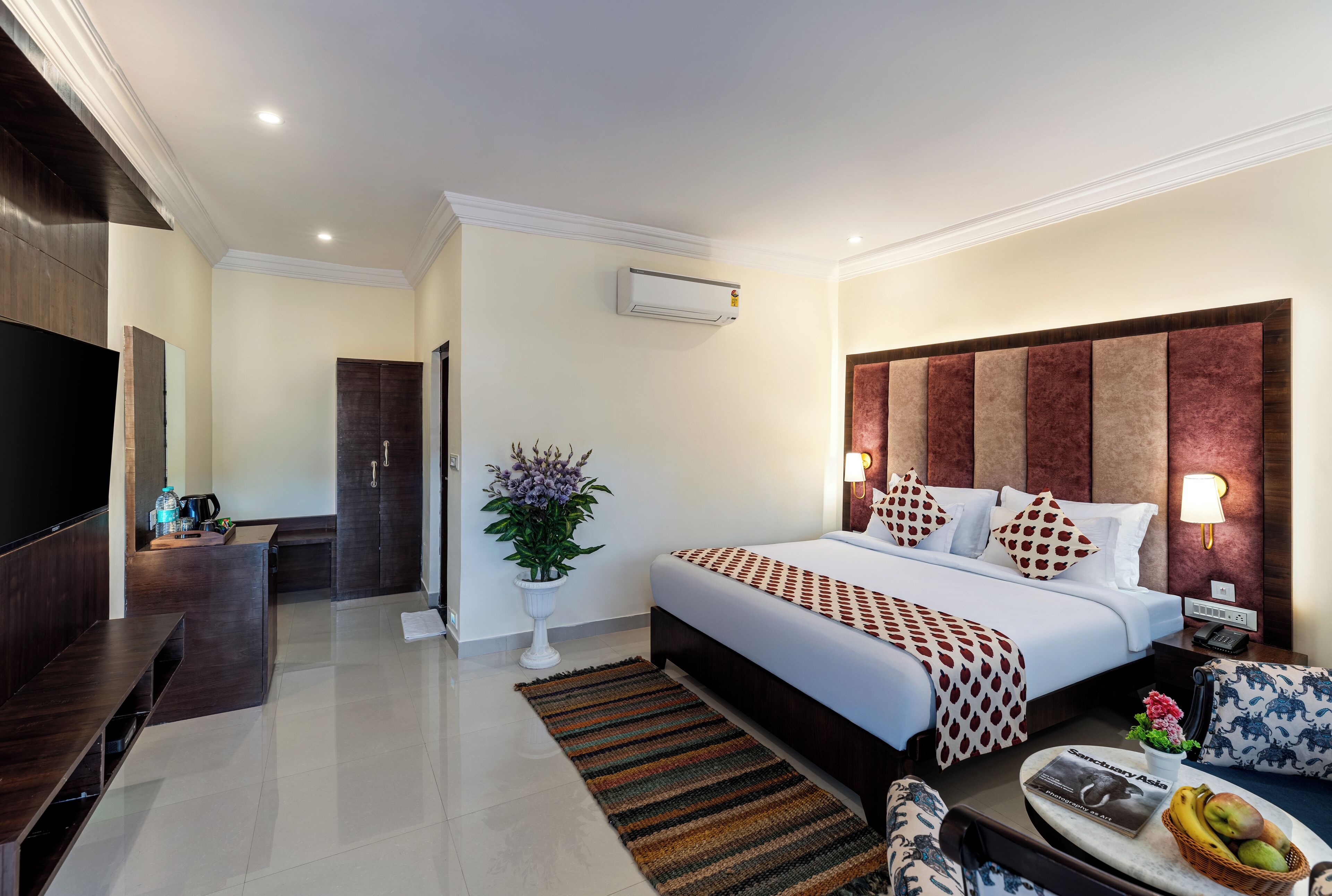 Deluxe-Doppelzimmer, Bergblick | Schreibtisch, laptopgeeigneter Arbeitsplatz, schallisolierte Zimmer