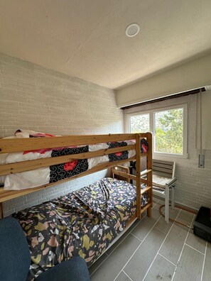 2 bedrooms