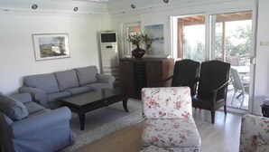 Villa, Garden View, Poolside | Living area - Çeşme Dalyan (Cesme)