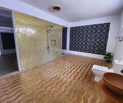 Apartment, 1 Bedroom, Balcony | Bathroom | Shower, towels