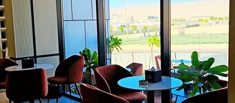 White Season Hotel