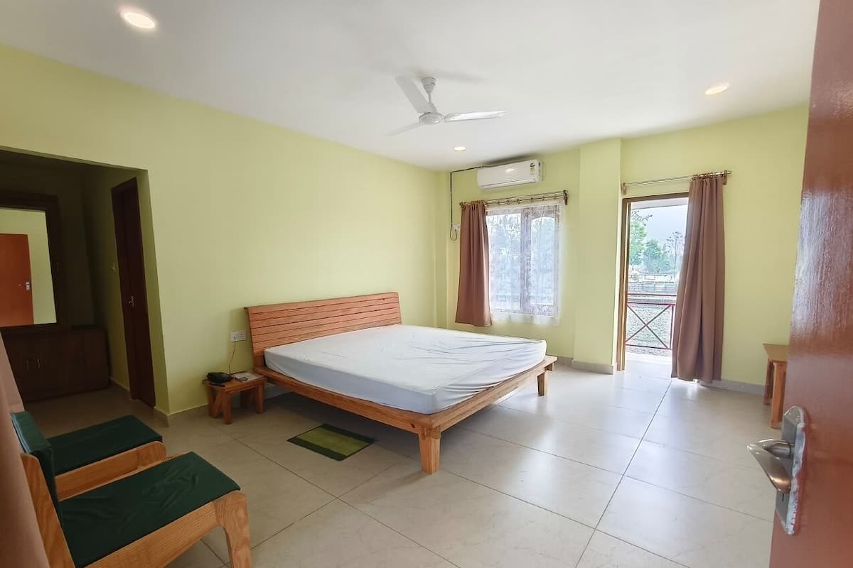 Habitación Deluxe doble, vistas al jardín | Escritorio, wifi gratis, ropa de cama