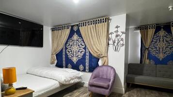 Standard Quadruple Room, 1 Double Bed with Sofa bed | Iron/ironing board, free WiFi, bed sheets