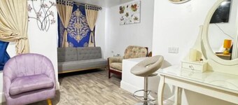 OYO Unique Guestroom - Farnworth, Easy Access to Bolton