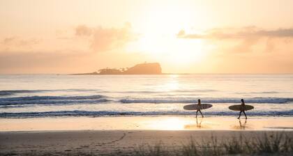 Sea Breeze Cottage at Mudjimba - Pet friendly