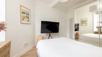 Apartment, City View | Laptop workspace, blackout curtains, free WiFi, bed sheets