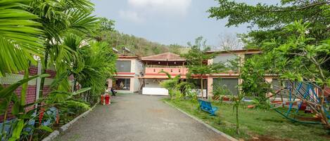 Fachada de la propiedad