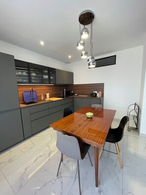 Microwave, oven, stovetop, dishwasher