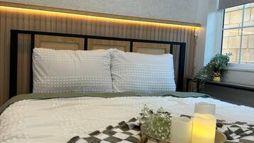 1 slaapkamer, een strijkplank/strijkijzer, gratis wifi, beddengoed