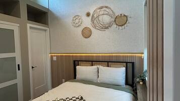 1 bedroom, iron/ironing board, free WiFi, bed sheets