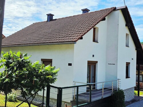 Relaxing and charming 2-bedroom house in fantastic area near Plitvička jezera