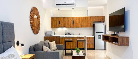 Iron/ironing board, free WiFi, bed sheets