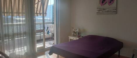 1 Schlafzimmer, Bügeleisen/Bügelbrett