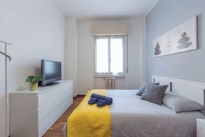 WiFi, bed sheets