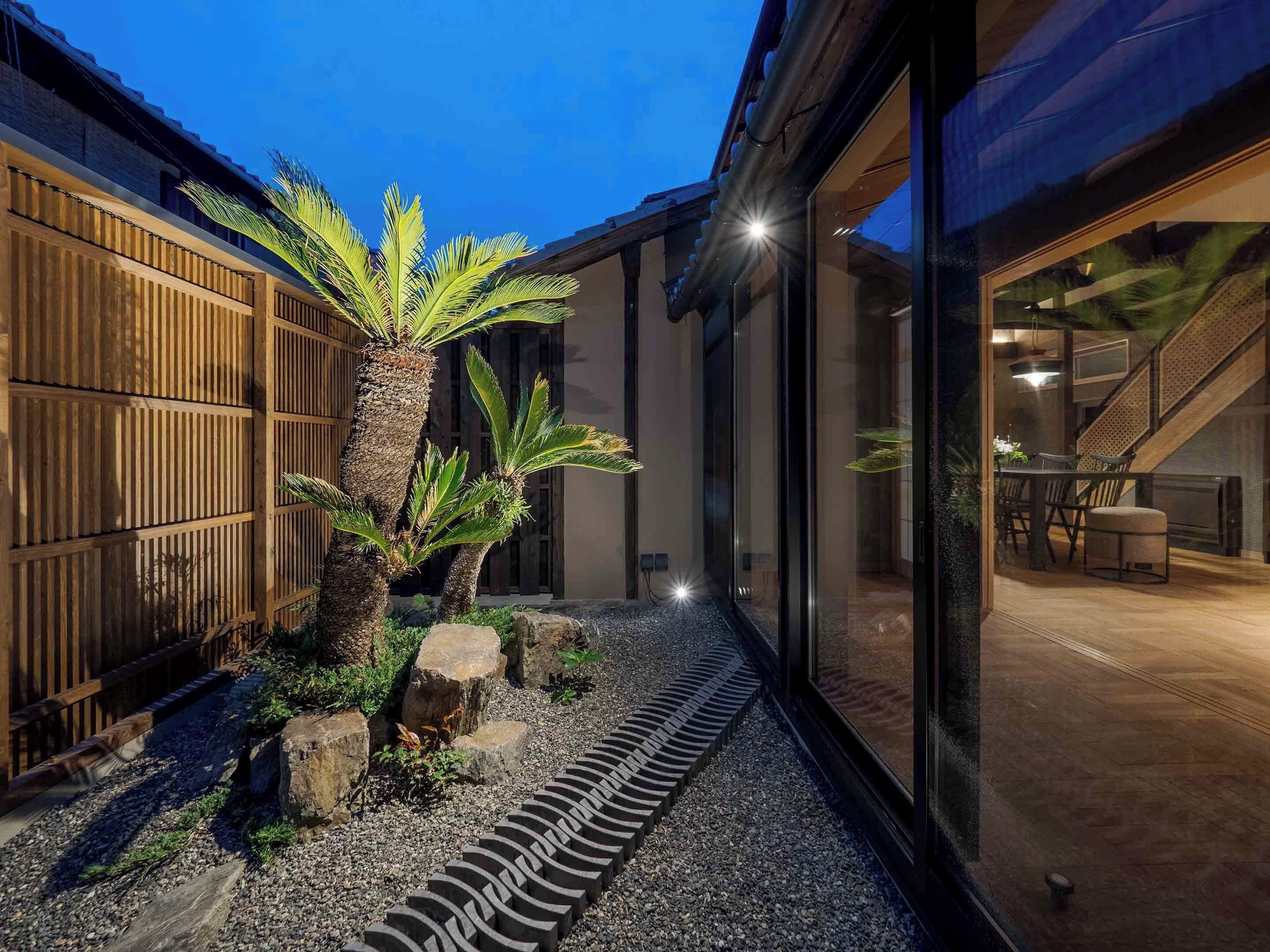 Traditional House, 4 Bedrooms, Kitchen, Garden View | Garden view