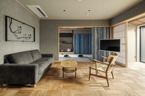 トラディショナル ハウス 4 ベッドルーム キッチン ガーデンビュー | リビング エリア | 43 インチの薄型テレビ (ケーブル放送視聴可)、床暖房