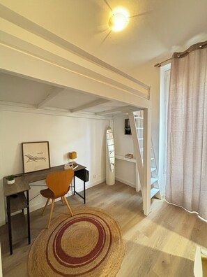 Interior - 4-person apartment 500 metres from sandy beaches (Cannes)
