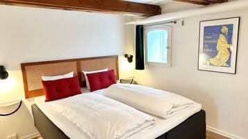 Desk, laptop workspace, free WiFi, bed sheets