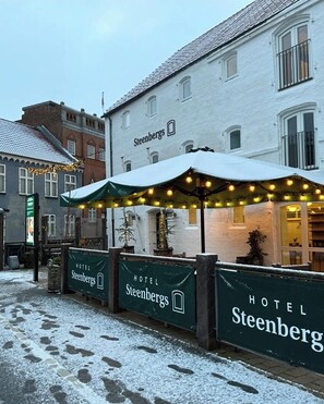 Front of property - Hotel Steenbergs (Nykøbing Mors)
