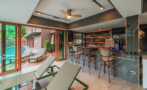 Bar (en la propiedad)