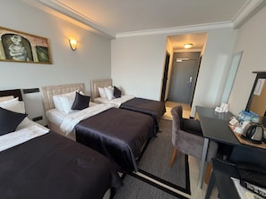 In-room safe, desk, laptop workspace, blackout curtains - THE ONE HOTEL (Kirsehir)