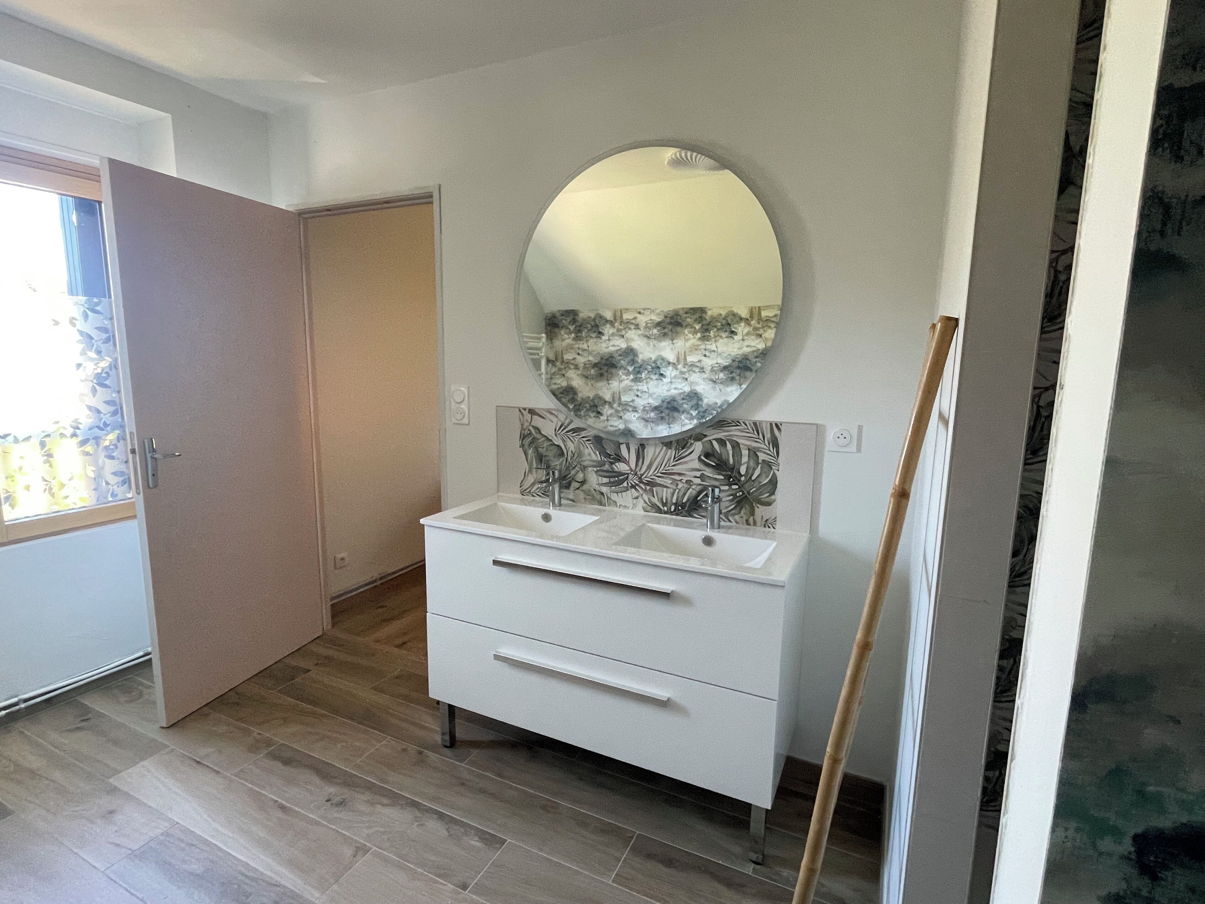 Premium Room, Non Smoking | Bathroom | Shower, rainfall showerhead, hair dryer, towels