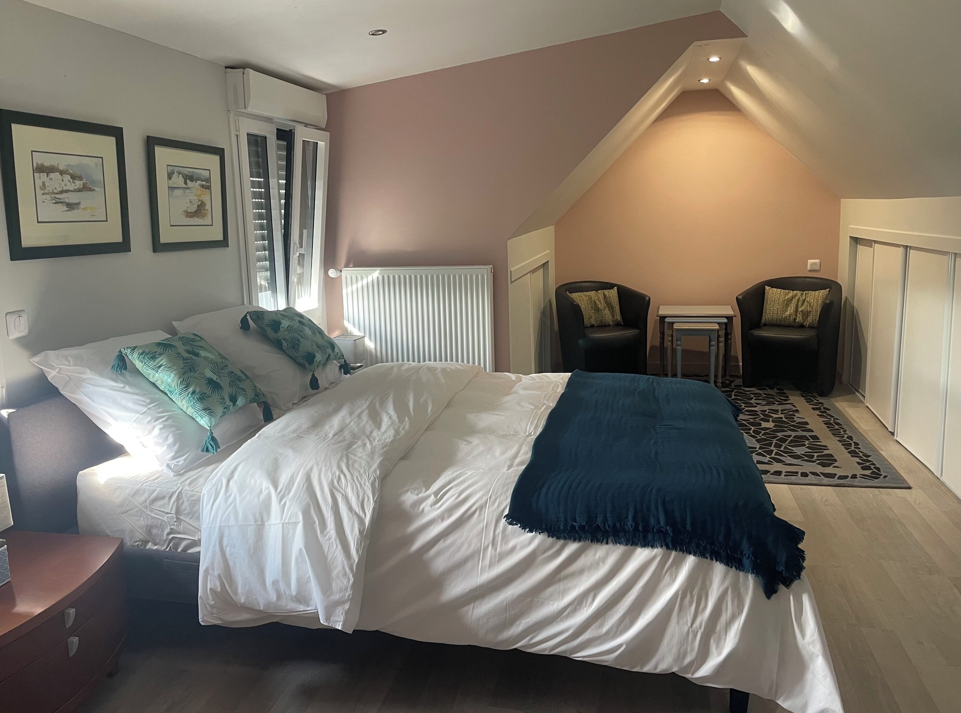 Premium Double Room, Bay View | Premium bedding, individually decorated, individually furnished, desk