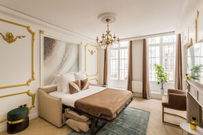 Apartment, City View | Living area | 43-inch Smart TV with cable channels, Netflix, streaming services - Merveil Luxury Suites - Marais - Martin I-II (Paris)