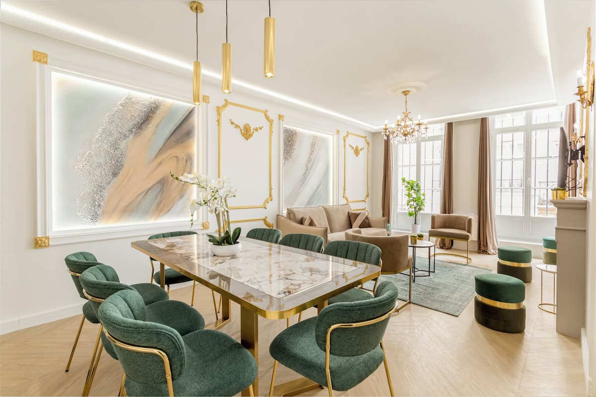 Apartamento, vistas a la ciudad | Zona de estar | Una oficina