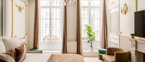 Apartment, City View | Living area