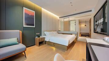 Basic Double Room | Blackout curtains, iron/ironing board, free WiFi