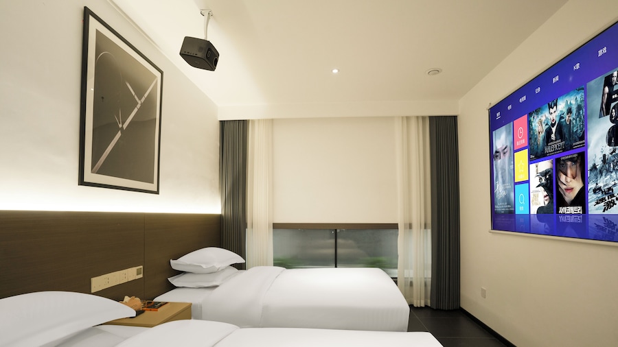 Time Wharf Hotel - Jiefangbei Shibati