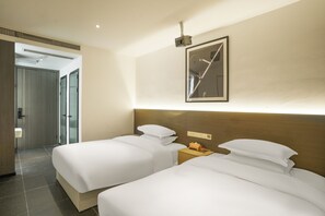 Tomannsrom – basic, byutsikt | Skrivebord og wi-fi (inkludert)